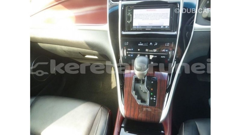 Big with watermark toyota harrier belait import dubai 3025