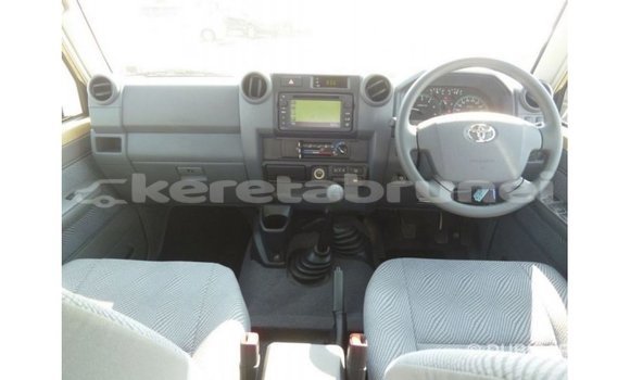 Buy Import Toyota Land Cruiser Beige Car in Import - Dubai in Belait Buy Import Toyota Land Cruiser Beige Car in Import - Dubai in Belait