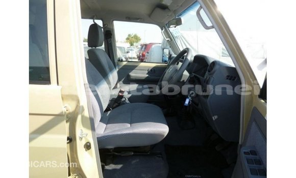 Buy Import Toyota Land Cruiser Beige Car in Import - Dubai in Belait Buy Import Toyota Land Cruiser Beige Car in Import - Dubai in Belait