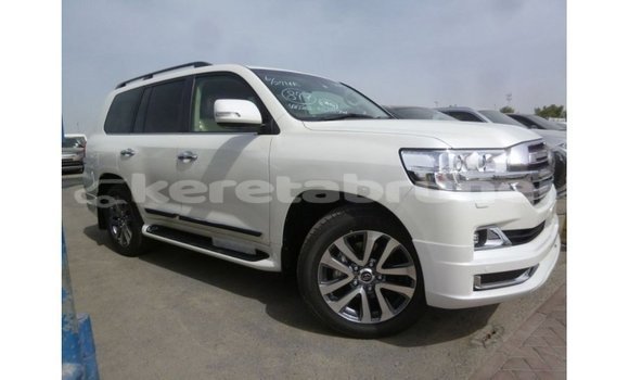Buy Import Toyota Land Cruiser White Car in Import - Dubai in Belait Buy Import Toyota Land Cruiser White Car in Import - Dubai in Belait