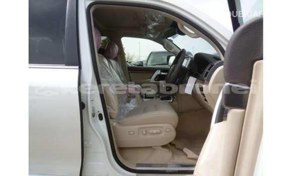 Buy Import Toyota Land Cruiser White Car in Import - Dubai in Belait Buy Import Toyota Land Cruiser White Car in Import - Dubai in Belait