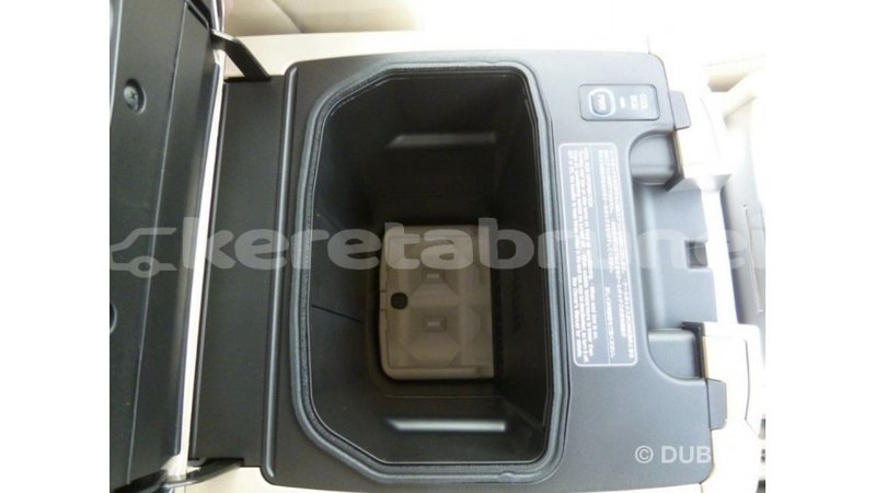 Big with watermark toyota land cruiser belait import dubai 3030