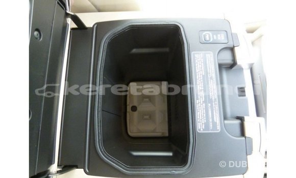 Buy Import Toyota Land Cruiser White Car in Import - Dubai in Belait Buy Import Toyota Land Cruiser White Car in Import - Dubai in Belait