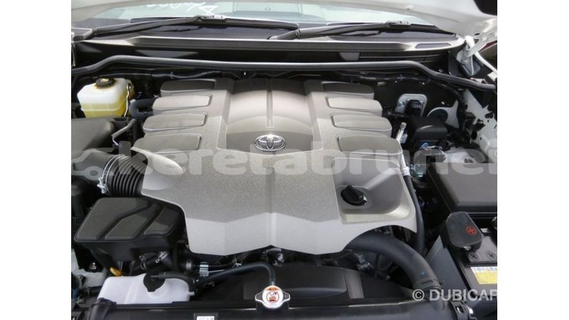 Big with watermark toyota land cruiser belait import dubai 3030