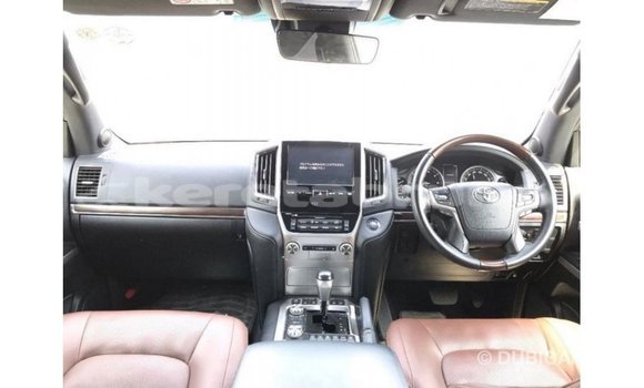 Buy Import Toyota Land Cruiser White Car in Import - Dubai in Belait Buy Import Toyota Land Cruiser White Car in Import - Dubai in Belait