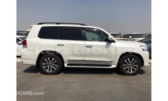 Buy Import Toyota Land Cruiser White Car in Import - Dubai in Belait Buy Import Toyota Land Cruiser White Car in Import - Dubai in Belait