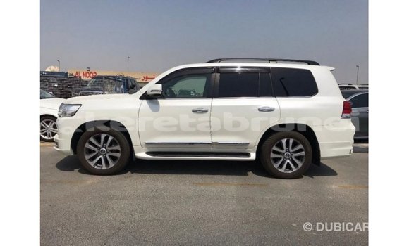 Buy Import Toyota Land Cruiser White Car in Import - Dubai in Belait Buy Import Toyota Land Cruiser White Car in Import - Dubai in Belait