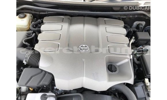 Buy Import Toyota Land Cruiser White Car in Import - Dubai in Belait Buy Import Toyota Land Cruiser White Car in Import - Dubai in Belait