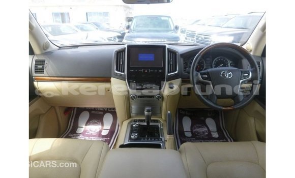 Buy Import Toyota Land Cruiser White Car in Import - Dubai in Belait Buy Import Toyota Land Cruiser White Car in Import - Dubai in Belait