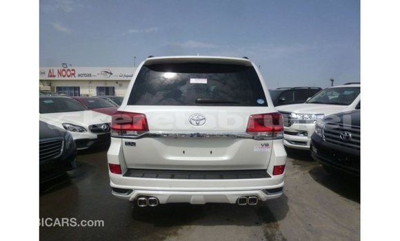 Buy Import Toyota Land Cruiser White Car in Import - Dubai in Belait Buy Import Toyota Land Cruiser White Car in Import - Dubai in Belait