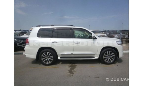 Buy Import Toyota Land Cruiser White Car in Import - Dubai in Belait Buy Import Toyota Land Cruiser White Car in Import - Dubai in Belait