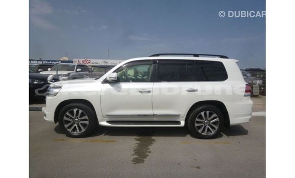 Buy Import Toyota Land Cruiser White Car in Import - Dubai in Belait Buy Import Toyota Land Cruiser White Car in Import - Dubai in Belait