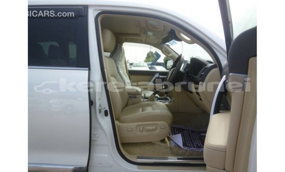 Buy Import Toyota Land Cruiser White Car in Import - Dubai in Belait Buy Import Toyota Land Cruiser White Car in Import - Dubai in Belait