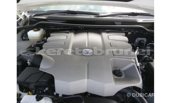 Buy Import Toyota Land Cruiser White Car in Import - Dubai in Belait Buy Import Toyota Land Cruiser White Car in Import - Dubai in Belait