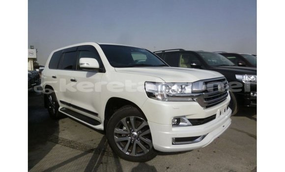Buy Import Toyota Land Cruiser White Car in Import - Dubai in Belait Buy Import Toyota Land Cruiser White Car in Import - Dubai in Belait