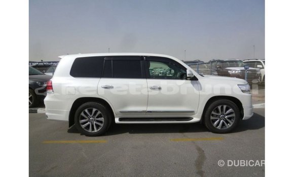 Buy Import Toyota Land Cruiser White Car in Import - Dubai in Belait Buy Import Toyota Land Cruiser White Car in Import - Dubai in Belait
