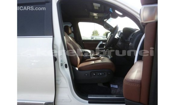 Buy Import Toyota Land Cruiser White Car in Import - Dubai in Belait Buy Import Toyota Land Cruiser White Car in Import - Dubai in Belait