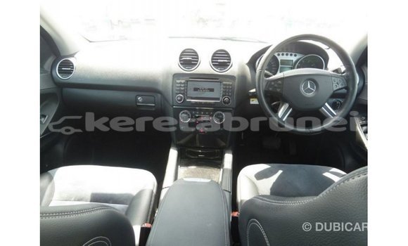 Buy Import Mercedes-Benz 190 Black Car in Import - Dubai in Belait Buy Import Mercedes-Benz 190 Black Car in Import - Dubai in Belait