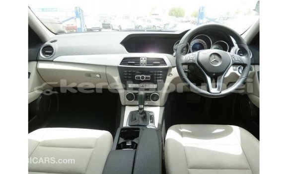 Buy Import Mercedes-Benz 190 Black Car in Import - Dubai in Belait Buy Import Mercedes-Benz 190 Black Car in Import - Dubai in Belait