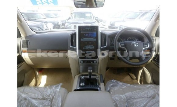 Buy Import Toyota Land Cruiser White Car in Import - Dubai in Belait Buy Import Toyota Land Cruiser White Car in Import - Dubai in Belait