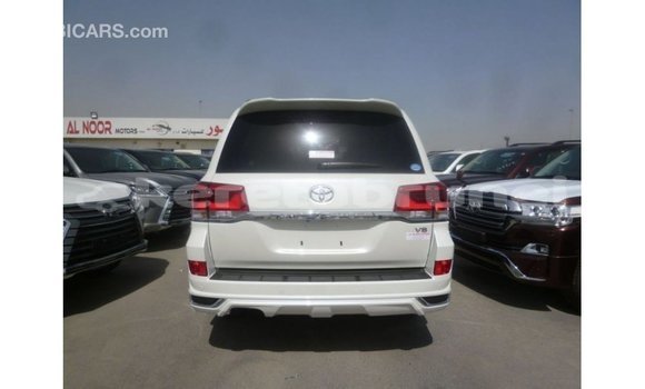 Buy Import Toyota Land Cruiser White Car in Import - Dubai in Belait Buy Import Toyota Land Cruiser White Car in Import - Dubai in Belait