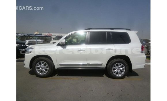 Buy Import Toyota Land Cruiser White Car in Import - Dubai in Belait Buy Import Toyota Land Cruiser White Car in Import - Dubai in Belait