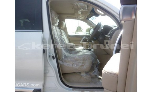 Buy Import Toyota Land Cruiser White Car in Import - Dubai in Belait Buy Import Toyota Land Cruiser White Car in Import - Dubai in Belait