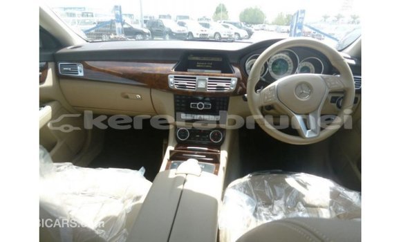 Buy Import Mercedes-Benz 190 White Car in Import - Dubai in Belait Buy Import Mercedes-Benz 190 White Car in Import - Dubai in Belait