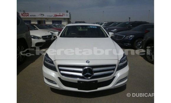 Buy Import Mercedes-Benz 190 White Car in Import - Dubai in Belait Buy Import Mercedes-Benz 190 White Car in Import - Dubai in Belait