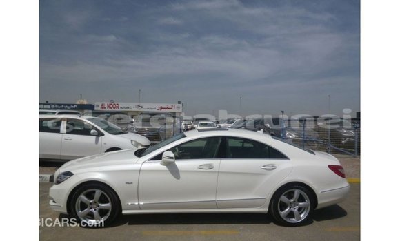 Buy Import Mercedes-Benz 190 White Car in Import - Dubai in Belait Buy Import Mercedes-Benz 190 White Car in Import - Dubai in Belait
