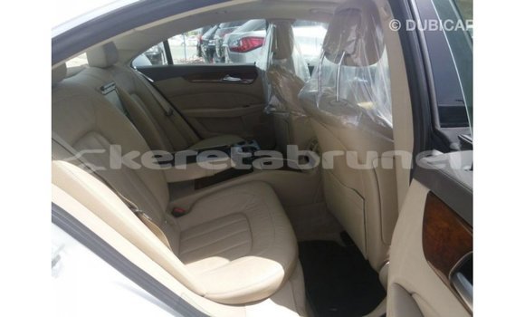 Buy Import Mercedes-Benz 190 White Car in Import - Dubai in Belait Buy Import Mercedes-Benz 190 White Car in Import - Dubai in Belait