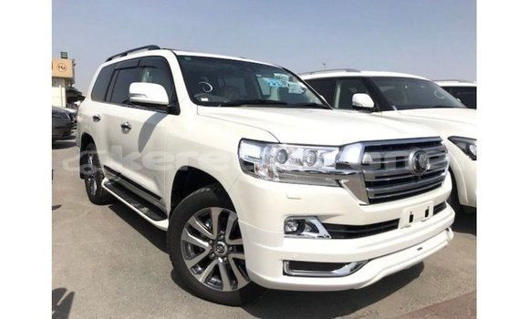 Buy Import Toyota Land Cruiser White Car in Import - Dubai in Belait Buy Import Toyota Land Cruiser White Car in Import - Dubai in Belait