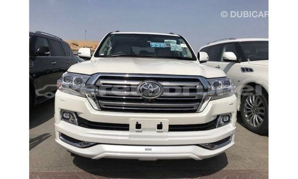 Buy Import Toyota Land Cruiser White Car in Import - Dubai in Belait Buy Import Toyota Land Cruiser White Car in Import - Dubai in Belait