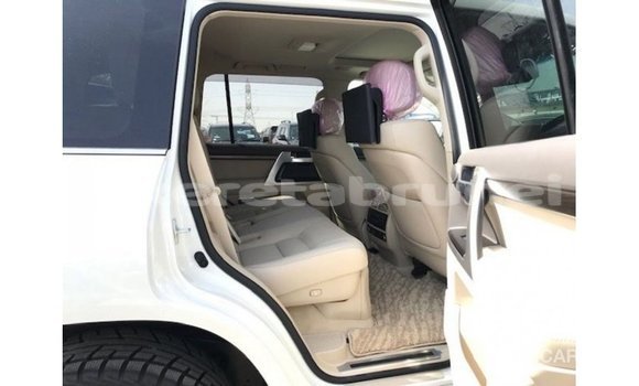 Buy Import Toyota Land Cruiser White Car in Import - Dubai in Belait Buy Import Toyota Land Cruiser White Car in Import - Dubai in Belait