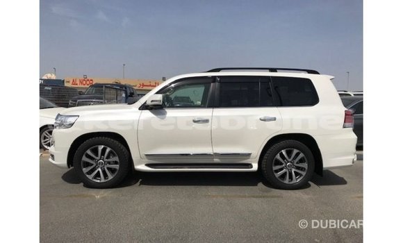 Buy Import Toyota Land Cruiser White Car in Import - Dubai in Belait Buy Import Toyota Land Cruiser White Car in Import - Dubai in Belait