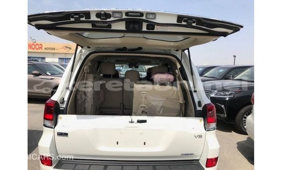 Buy Import Toyota Land Cruiser White Car in Import - Dubai in Belait Buy Import Toyota Land Cruiser White Car in Import - Dubai in Belait