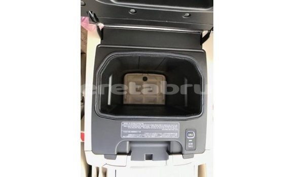 Buy Import Toyota Land Cruiser White Car in Import - Dubai in Belait Buy Import Toyota Land Cruiser White Car in Import - Dubai in Belait