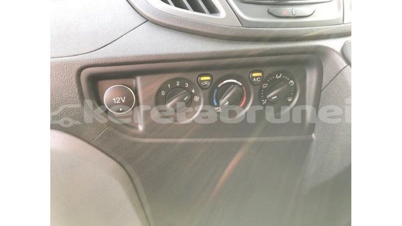 Big with watermark ford club wagon belait import dubai 3055