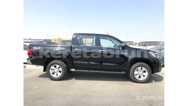 Big with watermark toyota hilux belait import dubai 3058