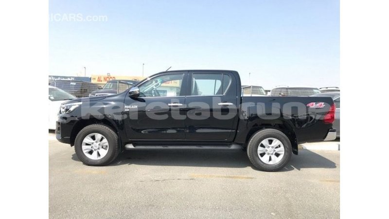 Big with watermark toyota hilux belait import dubai 3058