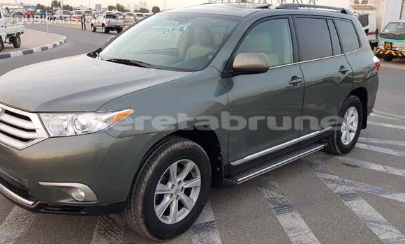 Buy Import Toyota Highlander Green Car in Import - Dubai in Belait Buy Import Toyota Highlander Green Car in Import - Dubai in Belait