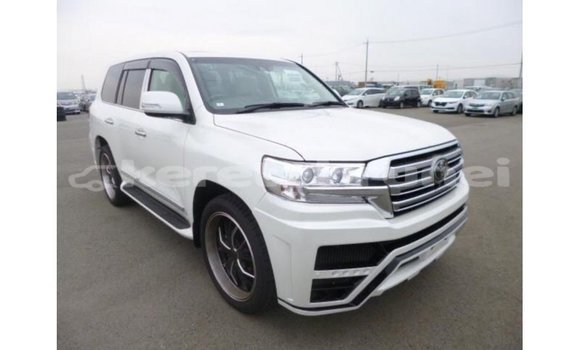 Buy Import Toyota Land Cruiser White Car in Import - Dubai in Belait Buy Import Toyota Land Cruiser White Car in Import - Dubai in Belait