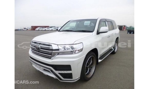 Buy Import Toyota Land Cruiser White Car in Import - Dubai in Belait Buy Import Toyota Land Cruiser White Car in Import - Dubai in Belait