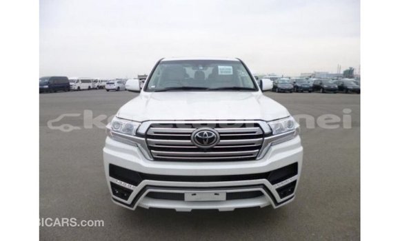 Buy Import Toyota Land Cruiser White Car in Import - Dubai in Belait Buy Import Toyota Land Cruiser White Car in Import - Dubai in Belait