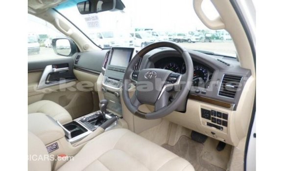 Buy Import Toyota Land Cruiser White Car in Import - Dubai in Belait Buy Import Toyota Land Cruiser White Car in Import - Dubai in Belait
