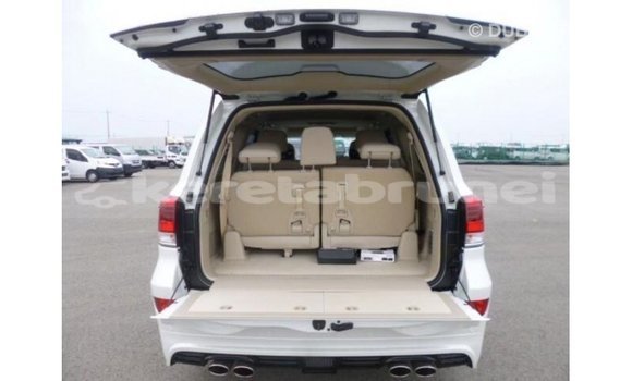 Buy Import Toyota Land Cruiser White Car in Import - Dubai in Belait Buy Import Toyota Land Cruiser White Car in Import - Dubai in Belait