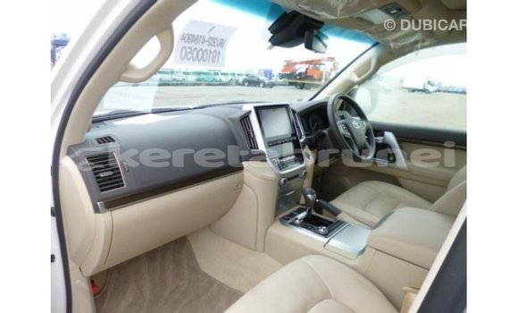 Buy Import Toyota Land Cruiser White Car in Import - Dubai in Belait Buy Import Toyota Land Cruiser White Car in Import - Dubai in Belait