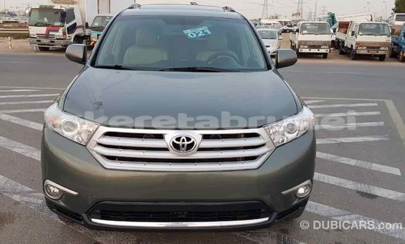 Buy Import Toyota Highlander Green Car in Import - Dubai in Belait Buy Import Toyota Highlander Green Car in Import - Dubai in Belait