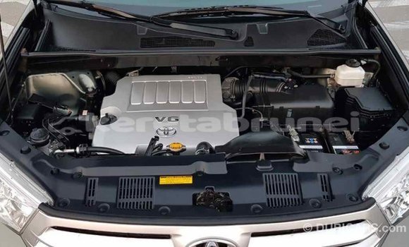 Buy Import Toyota Highlander Green Car in Import - Dubai in Belait Buy Import Toyota Highlander Green Car in Import - Dubai in Belait