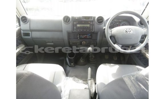Buy Import Toyota Land Cruiser White Car in Import - Dubai in Belait Buy Import Toyota Land Cruiser White Car in Import - Dubai in Belait
